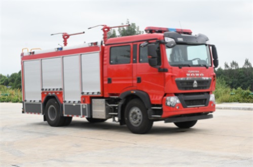 豪沃4吨干粉消防车(国六）